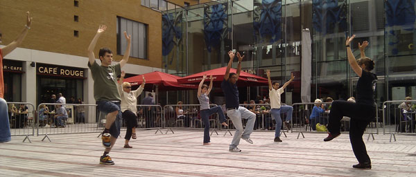 Public and kung-fu students join in